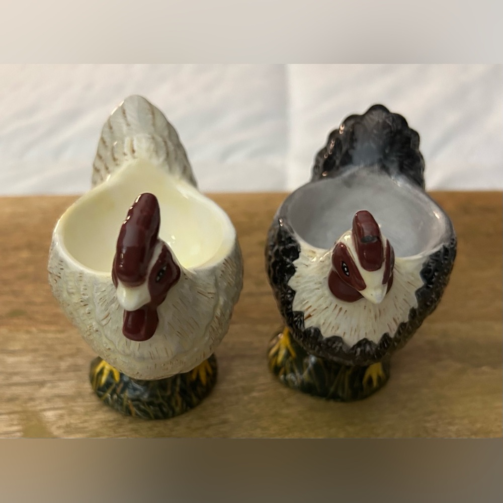 Set of 2 Warren Kimble Ceramic Rooster & Hen Egg Cups